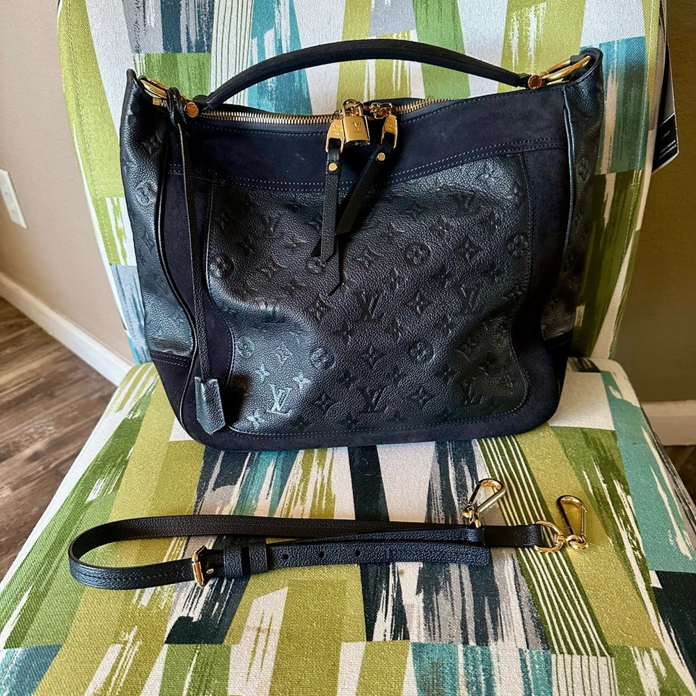 Louis Vuitton Audacieuse MM Shoulder Bag M40589